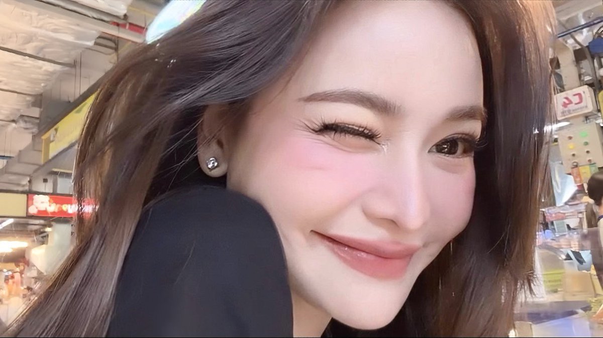 skylikeyou228's tweet photo. ชอบให้พี่ฟ้าเป็นลุคพี่คนสวย ผมยืนหนึ่งในดงแอดมินเลย ยืนหนึ่งที่หมายถึง ยืนคนเดียวสำหรับการชอบให้พี่ฟ้ามาลุคพี่คนสวย555
คนอื่นชอบสายหล่อเท่กันหมด พร้อมรับดาเมจนี้ไว้คนเดียวค่ะ พี่สาดมาได้เลย 🫶🏻😊

ENGFA THE BELOVED STAR25 #อิงฟ้ามหาชน #EngfaWaraha @EWaraha https://t.co/vlyAytIGLH