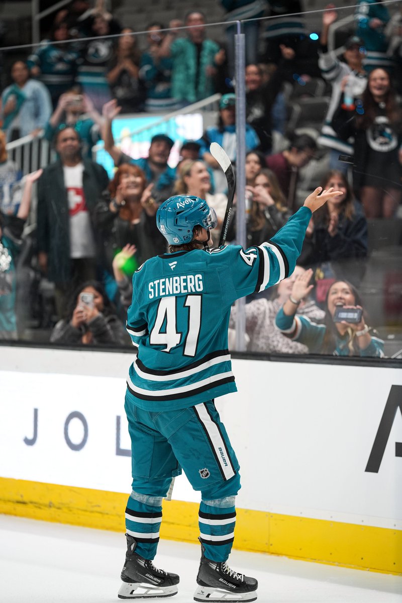 SanJoseSharks's tweet photo. Our first star. ⭐️ https://t.co/0Q9Re9sqd7