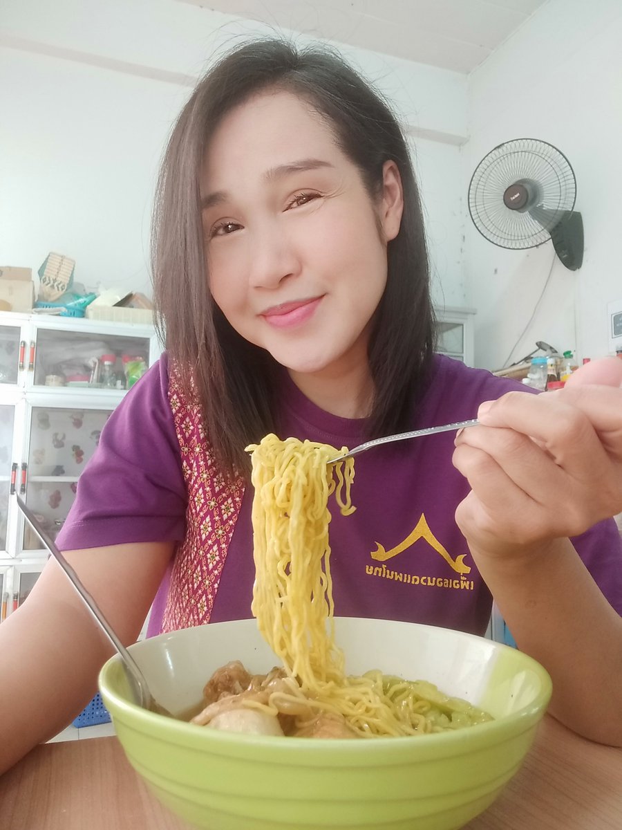 IsaOrzechou5u's tweet photo. ตอนแรกก็ไม่เชื่อ จนกระทั่งลองใช้เอง. ไอเทมลับที่บิวตี้บล็อกเกอร์เกาหลีโหวตให้เป็นอันดับ 1!"ครีมกันแดดเนื้อซูเฟล่ บางเบา คุมมันนาน .
#นวดพิษณุโลก
ไอดีไลน์ 0942967581 https://t.co/zH8UapuoIt