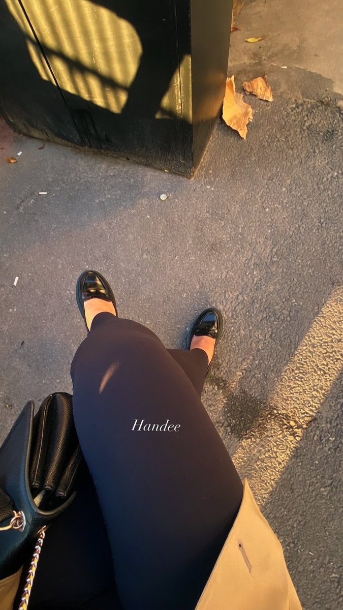 Busewroe's tweet photo. Günaydınlar💋 hava soğumuş 😥 https://t.co/DKZlphp6XQ