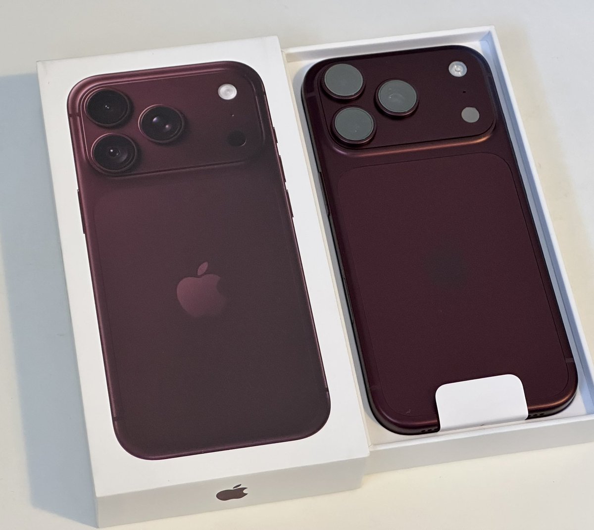 aiwithshriom's tweet photo. I’m giving away a new iPhone 18 Pro Max 🍎🔥

New round 

In exactly 24 hours, I’ll pick 8 random people from my replies to win.

RULES: like and repost this post, comment “Ready” and follow me.

WORLDWIDE SHIPPING 🌍

Thanks and good luck ❤️

Only for 24 hrs for real👍. https://t.co/GZ9CDGp0y1