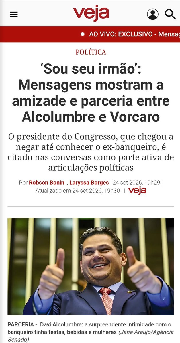 GarraLibertaria's tweet photo. 🚨 ALCOLUMBRE DIZIA A VORCARO “FALA MEU AMOR” E “SOU SEU IRMÃO PRA VIDA TODA”; FINALMENTE DESCOBRIMOS UMA COISA QUE O PRESIDENTE DO SENADO CONSEGUE FAZER ANDAR

KKKKKKKKKKKKKKK

Rapaz.

AGORA ALGUMAS COISAS COMEÇAM A FICAR MAIS INTERESSANTES.

😂

Durante meses, Alcolumbre foi cobrado porque o Senado parecia ter adquirido uma tecnologia institucional revolucionária:

NADA ANDAVA.

CPI do Master?

Não era prioridade.

Conselho de Ética?

Parado.

Pedidos de impeachment de ministros do STF?

PEGUE UMA SENHA E AGUARDE ETERNAMENTE.

Aí abriram o celular de Vorcaro.

E descobrimos um Davi completamente diferente.

Vorcaro manda parabéns pela eleição à presidência do Senado.

Alcolumbre:

“FALA MEU AMOR!”

Agradece pelo carinho e pela “amizade fraterna”.

Depois:

“SOU SEU IRMÃO!!! PRA VIDA TODA!!!”

KKKKKKKKKKKKKKKKK

AH, ENTÃO O HOMEM RESPONDE MENSAGEM.

😂

Esse é o detalhe que estava faltando.

Senador pedindo investigação:

aguarde.

CPI do Master:

não é prioridade.

Conselho de Ética:

fora do ar.

Vorcaro:

“irmão?”

Alcolumbre:

“PRA VIDA TODA ❤️”

Puta merda.

E isso ganha outro peso porque a própria Veja relata que Alcolumbre anteriormente chegou a negar conhecer Vorcaro, enquanto as mensagens agora reveladas mostram uma relação pessoal próxima. 

E talvez o Senado pudesse aproveitar esse súbito interesse por transparência para lembrar que ele possui uma função constitucional própria e não existe apenas para assistir ao STF pela televisão.

Afinal, quando senador pede CPI, Conselho de Ética ou apreciação de impeachment, parece que o sistema entra em modo economia de bateria.

Com Vorcaro, aparentemente tinha 5G.

O SENADO NÃO ESTÁ PARADO.

SÓ ESTAVA RESPONDENDO O GRUPO DA FAMÍLIA.