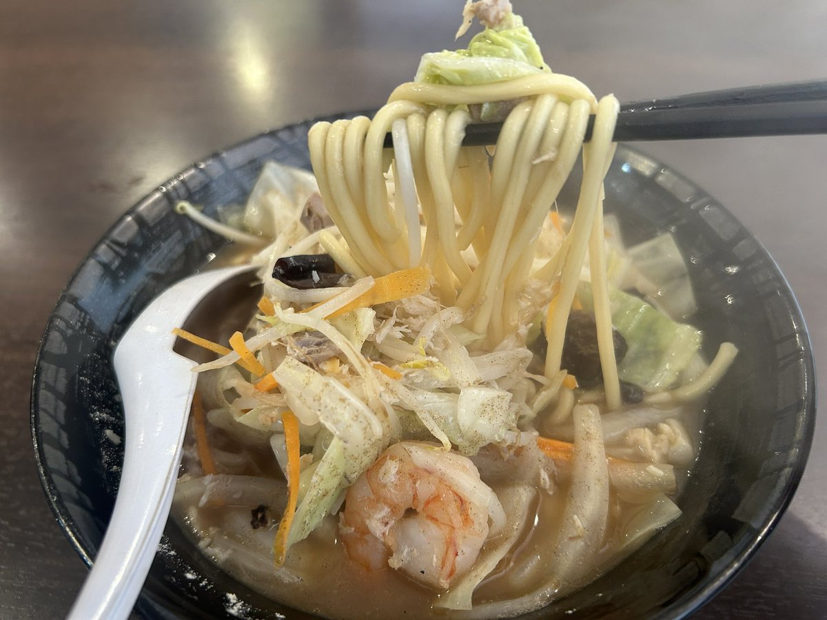 motoninjya's tweet photo. 九十九島ちゃんぽん
なんか艦これたくさんのお店でした
美味かった https://t.co/6txPRIQgJy