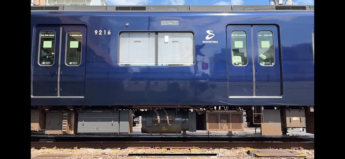 maikeru220's tweet photo. IGBTやのにMG積んでて、ほんま変わった電車やな https://t.co/xtT88k7ut7