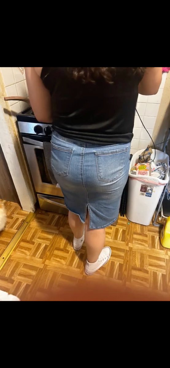 StayUnknown707's tweet photo. My mom has a nice ass https://t.co/iveanDSKcG