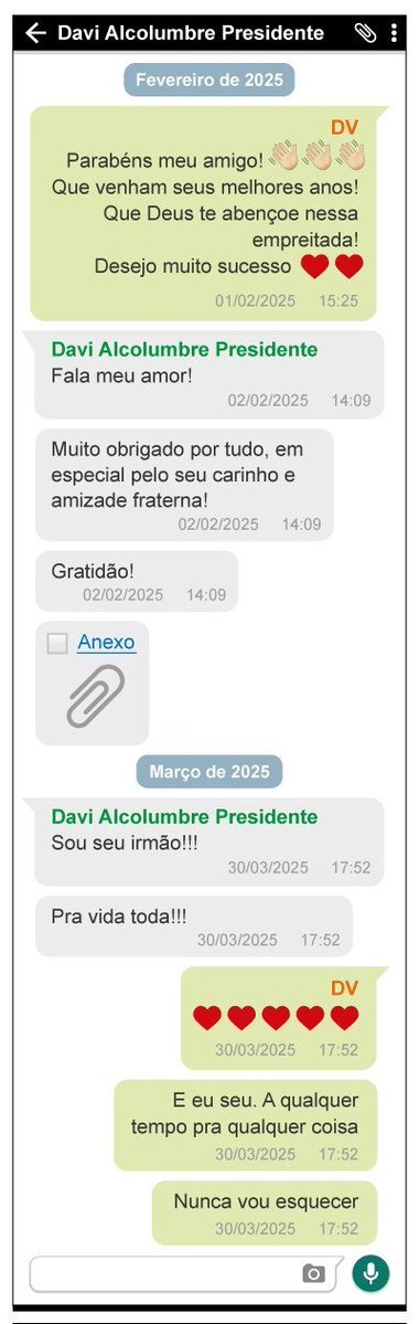 GarraLibertaria's tweet photo. 🚨 ALCOLUMBRE DIZIA A VORCARO “FALA MEU AMOR” E “SOU SEU IRMÃO PRA VIDA TODA”; FINALMENTE DESCOBRIMOS UMA COISA QUE O PRESIDENTE DO SENADO CONSEGUE FAZER ANDAR

KKKKKKKKKKKKKKK

Rapaz.

AGORA ALGUMAS COISAS COMEÇAM A FICAR MAIS INTERESSANTES.

😂

Durante meses, Alcolumbre foi cobrado porque o Senado parecia ter adquirido uma tecnologia institucional revolucionária:

NADA ANDAVA.

CPI do Master?

Não era prioridade.

Conselho de Ética?

Parado.

Pedidos de impeachment de ministros do STF?

PEGUE UMA SENHA E AGUARDE ETERNAMENTE.

Aí abriram o celular de Vorcaro.

E descobrimos um Davi completamente diferente.

Vorcaro manda parabéns pela eleição à presidência do Senado.

Alcolumbre:

“FALA MEU AMOR!”

Agradece pelo carinho e pela “amizade fraterna”.

Depois:

“SOU SEU IRMÃO!!! PRA VIDA TODA!!!”

KKKKKKKKKKKKKKKKK

AH, ENTÃO O HOMEM RESPONDE MENSAGEM.

😂

Esse é o detalhe que estava faltando.

Senador pedindo investigação:

aguarde.

CPI do Master:

não é prioridade.

Conselho de Ética:

fora do ar.

Vorcaro:

“irmão?”

Alcolumbre:

“PRA VIDA TODA ❤️”

Puta merda.

E isso ganha outro peso porque a própria Veja relata que Alcolumbre anteriormente chegou a negar conhecer Vorcaro, enquanto as mensagens agora reveladas mostram uma relação pessoal próxima. 

E talvez o Senado pudesse aproveitar esse súbito interesse por transparência para lembrar que ele possui uma função constitucional própria e não existe apenas para assistir ao STF pela televisão.

Afinal, quando senador pede CPI, Conselho de Ética ou apreciação de impeachment, parece que o sistema entra em modo economia de bateria.

Com Vorcaro, aparentemente tinha 5G.

O SENADO NÃO ESTÁ PARADO.

SÓ ESTAVA RESPONDENDO O GRUPO DA FAMÍLIA.