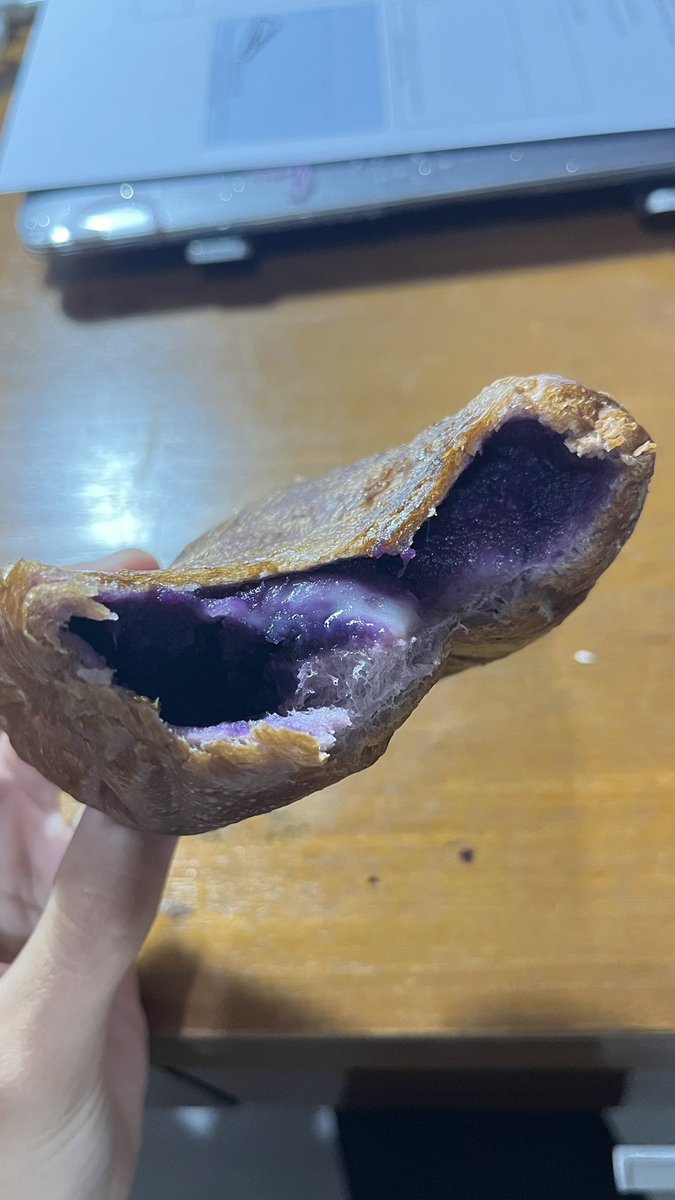 nextscamander's tweet photo. my top 2 best ube saltbread!!! YUMMY BGT😭🫰🏻🫰🏻 https://t.co/tZaHijzEKC