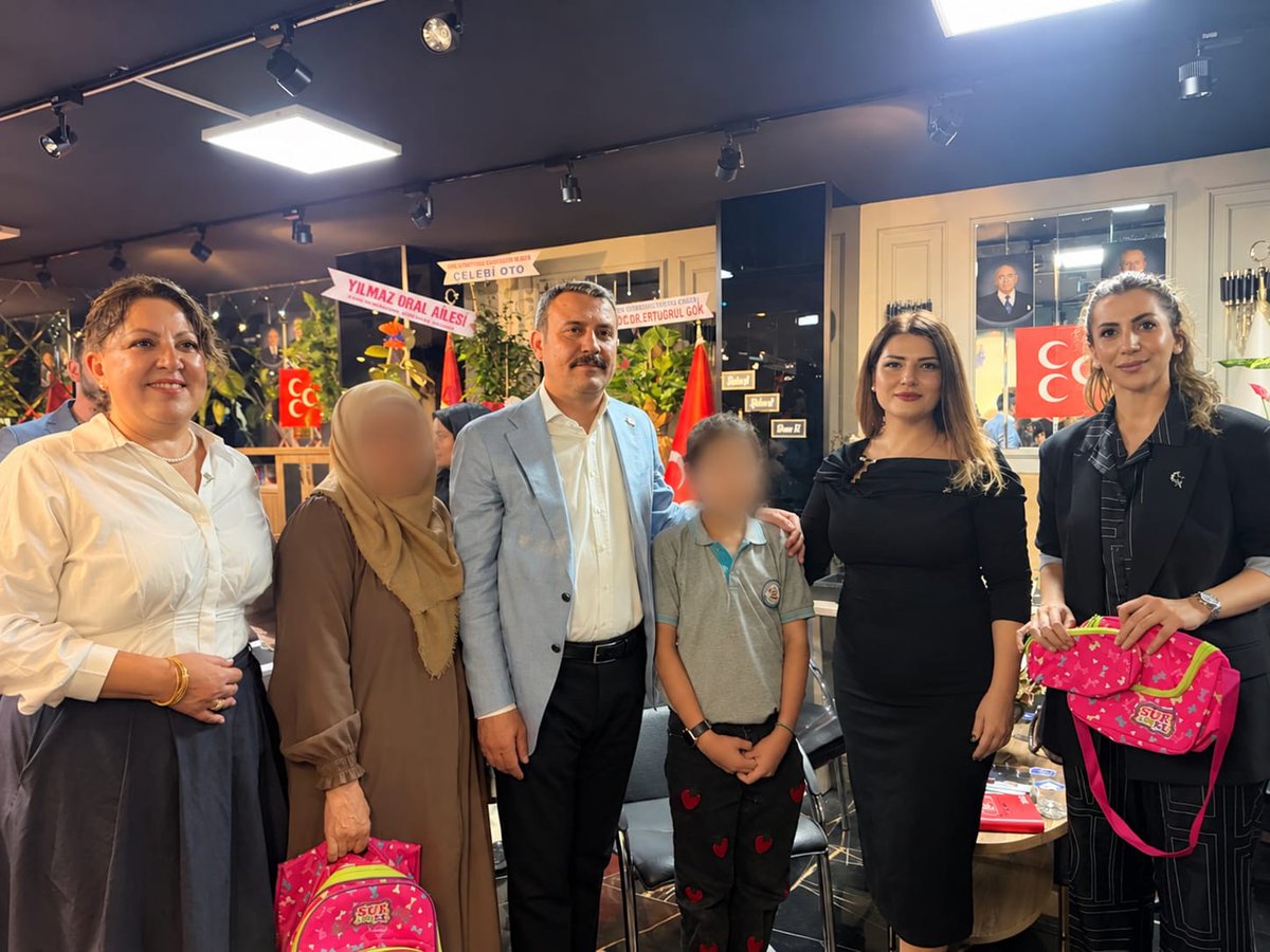 HsnozcoskunMHP's tweet photo. İhtiyaç sahibi öğrencilerimize destek olmak amacıyla kardeşlerimize okul çantası, kırtasiye malzemeleri ve ayakkabı hediye ettik.

Çocuklarımızın yüzündeki tebessüme vesile olmak ve eğitim yolculuklarında yanlarında olmak için çalışmalarımızı sürdürüyoruz. 🇹🇷
@MHP_Bilgi @dbdevletbahceli