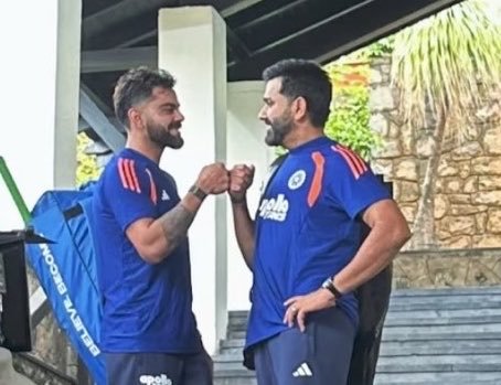 Kunalkumarjha10's tweet photo. Roko ❤️🙏  @ImRo45  @imVkohli https://t.co/NPpzsyU93J