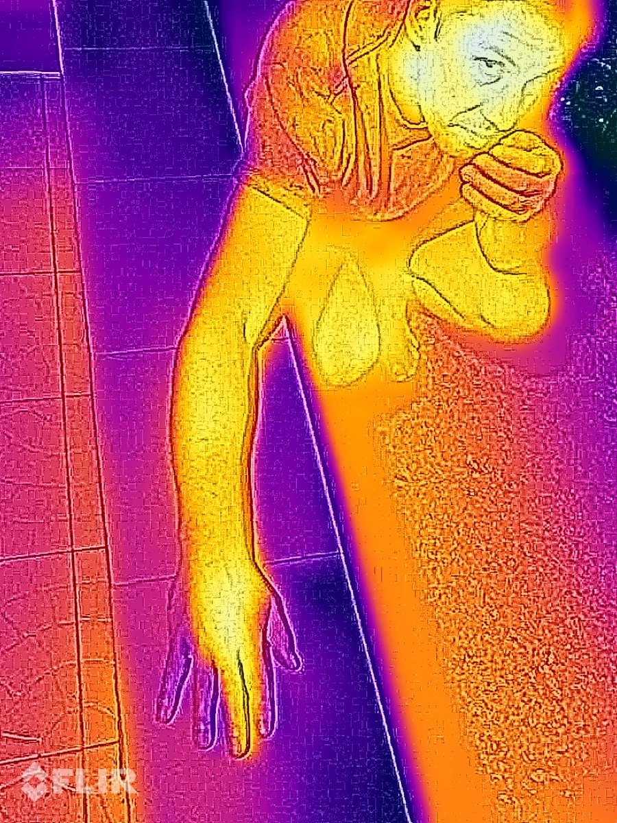 StingScience's tweet photo. Most painful sting so far. Some behind the scenes coverage: https://t.co/pcKsvqJHEz