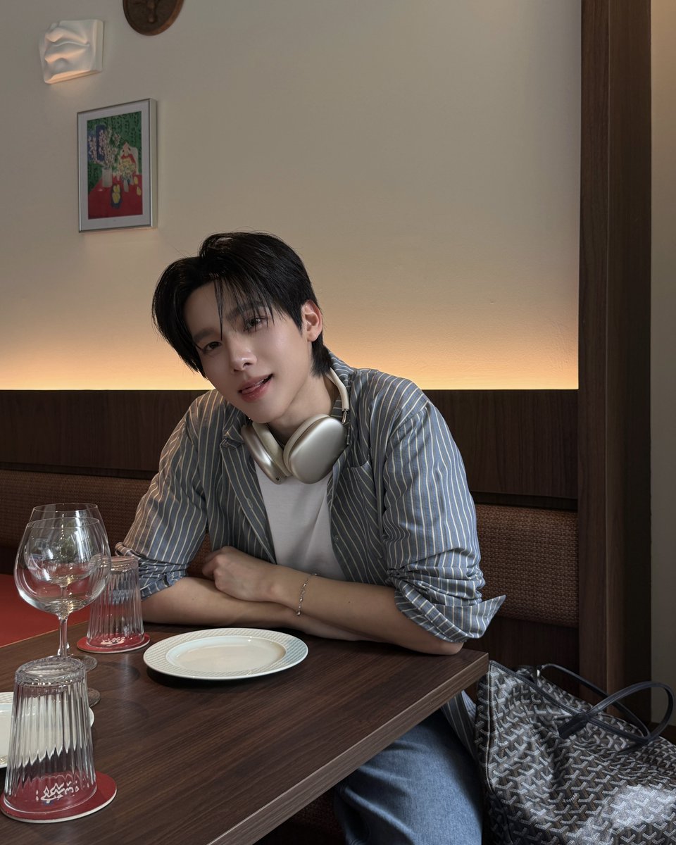 ugoldenhour's tweet photo. ปะป๊า แด๊ด เบบี๋ https://t.co/tjTVd2EuzP