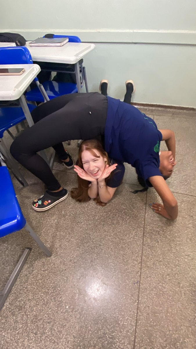 clarimn7's tweet photo. "vamos tirar fotos bem tumbler" https://t.co/eetVHMwgiZ