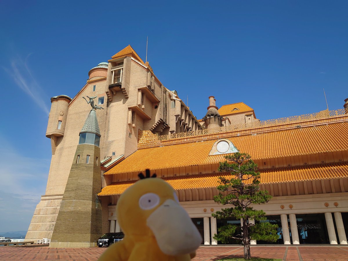 tabikodakku's tweet photo. 旅コダック南紀白浜
ホテル川久、そのなかに私設ミュージアムがありました✨
まずロビーが凄いというか凄すぎます😇
横山大観の絵もあり、とてもゆっくりできました、次はホテルに泊まってみたいと思い、パンフレットもらってきました✨ https://t.co/RvcColvkIZ