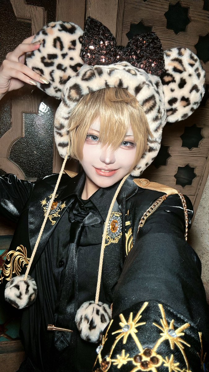r0ma_dr's tweet photo. どうッスか？ 案外似合ってるっしょ？

 #Dハロツイステ https://t.co/76wQm4IGRH