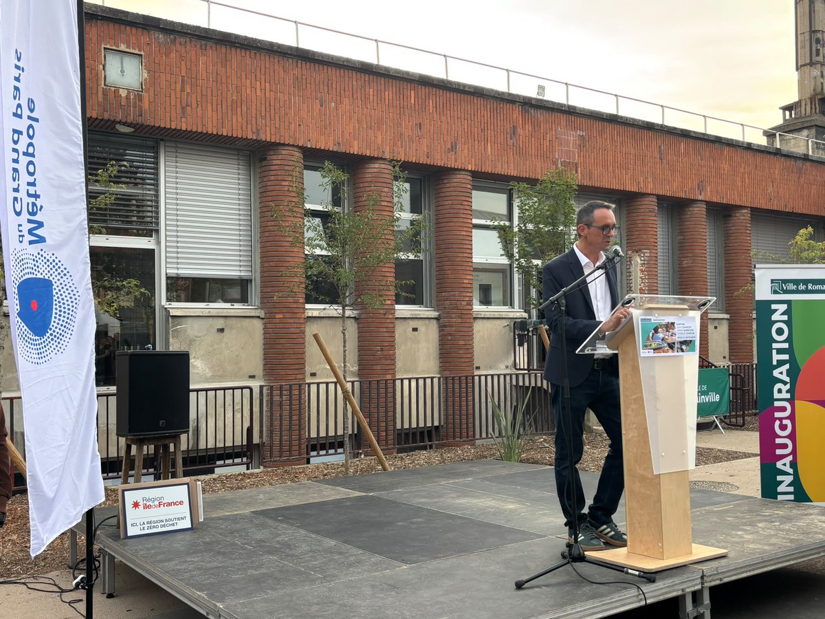 GrandParisMGP's tweet photo. Du nouveau pour les élèves de l'école Jean Charcot de @93Romainville ! 

Un projet emblématique pour @GrandParisMGP puisqu'il mobilise deux de ses dispositifs :
➡️Le programme économie circulaire et solidaire, qui a pour objectif de faire émerger et de soutenir les projets d’économie circulaire et solidaire sur le périmètre métropolitain.
➡️L’appel à projets "Restauration collective Bio et Locale", 3e édition (@Bioiledefrance), qui accompagne les communes dans la transformation de leurs pratiques et la montée en compétences de leurs équipes.
 
@DechyFrancois | @patrick_ollier | @Xavier_Lemoine | @GeoffreyCarva | @iledefrance