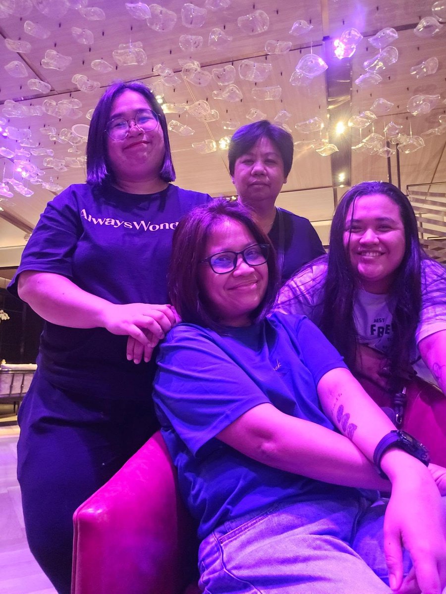 RobynPatri50b's tweet photo. Bangkok memories, finally making their way to the feed. https://t.co/WxZWJjuqVI