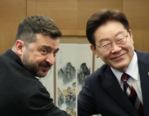 DD_Geopolitics's tweet photo. 🇰🇷💬🇺🇦 Seoul slams Zelensky for breaking secrecy deal on North Korean POW handover

South Korean President Lee Jae-myung has publicly rebuked Zelensky for announcing, during his UN General Assembly speech, that Kiev had handed two captured North Korean soldiers over to Seoul.

Lee said both sides had agreed to keep the transfer confidential, since the issue "has a major impact on diplomacy, security and the situation on the Korean Peninsula."

"While I do not know the circumstances behind the Ukrainian side's decision to disclose the information in violation of the confidentiality agreement, it is deeply regrettable," Lee wrote on X during a state visit to Mexico.

Zelensky's office brushed off the criticism. Aide Dmytro Litvin claimed Ukraine is "an open country" and that a secret handover would have been "strange."

The two soldiers were captured in Kursk region in early 2025. Kiev turned them into propaganda props from day one, parading interrogation videos online.

And now Zelensky's cocaine-fueled brain forgot it was supposed to stay quiet, as yet another powder-induced ego trip took over.