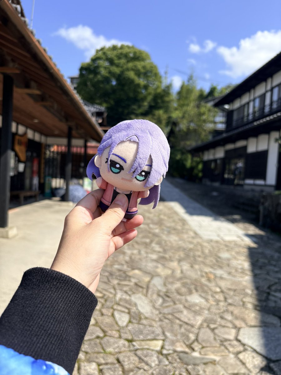 trooper_shin's tweet photo. 馬籠宿行ってきました（岐阜県中津川市）
天気よくて空の青さが目に染みる…マジで
上着暑くて抜いで腰に巻いてた https://t.co/pkN202SyFx
