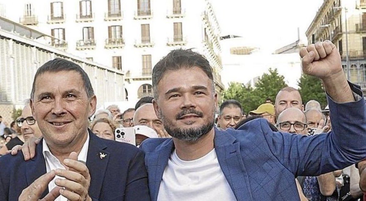 Rubio8L's tweet photo. @gabrielrufian Ellos hijosdeputa, tú hijodeputa máximo y mentiroso. Sátrapa como tú amo https://t.co/YYC5kJp6nK