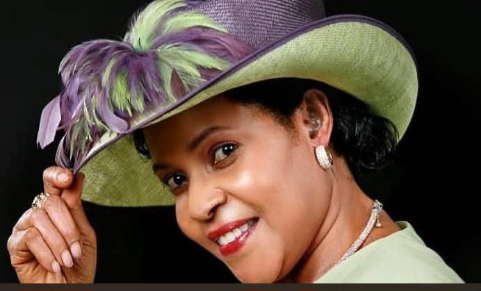 _Huza01's tweet photo. But who is behind the intelligence of this woman?
She's making the who clan running mad! The Musuuga is now stripped naked...😃 https://t.co/J8rRGRkcbF