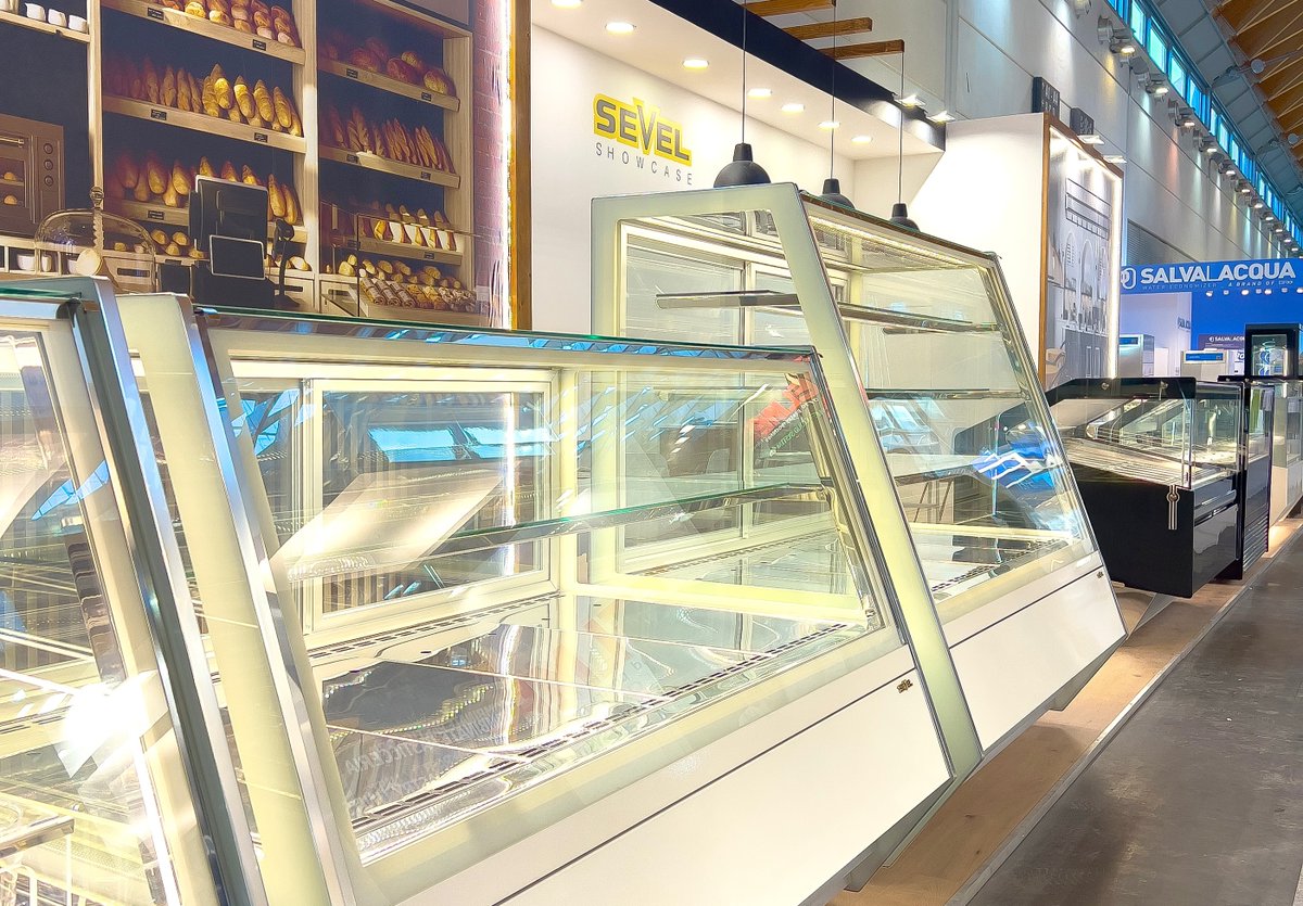 ShereeVanhws's tweet photo. Built to perform. Designed to last. SEVEL showcases deliver precise, reliable cooling from -2°C to -22°C, with just 2 minutes of defrost every 6 hours. From gelato to pastry and chocolate, enjoy durable construction and timeless design made for https://t.co/hxEjFNOxap