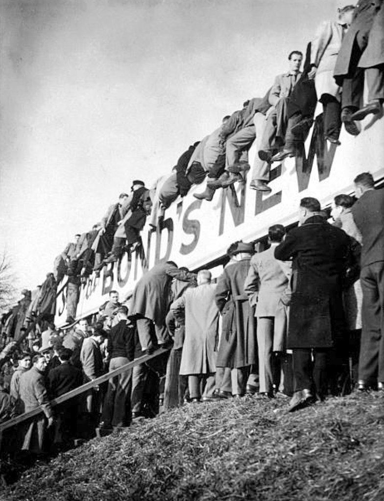 footballmemorys's tweet photo. Fans packing into Carrow Road for Norwich City's match against Portsmouth back in 1950

#NCFC #NorwichCity  #Canaries #PFC #Portsmouth #Pompey #Fans https://t.co/BI4ItoSj3M