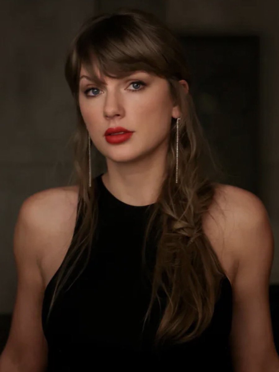 taylorswiftbr's tweet photo. “Ele me feriu até sangrar, me sugou até me secar
Ele jurou de coração que morreria por mim
Arrancou todas as minhas orquídeas da videira
Você me conheceu em uma época amaldiçoada
Eu disse que estava bem
E você era tão bom
É por isso que me assombra”

– Pink Clouding, Taylor Swift https://t.co/U0Rmz3n3d0