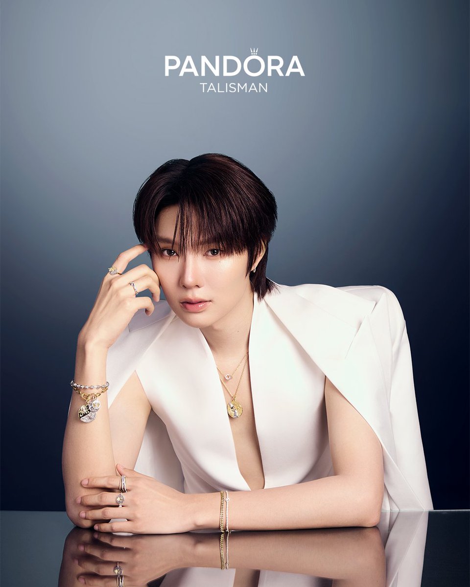Central_Phuket's tweet photo. ค้นพบเรื่องราวบทใหม่ของการสไตล์ลิ่ง Pandora Talisman Collection ร่วมกับ “เก่ง-น้ำปิง”✨
#PandoraThailand
#PandoraxKengNamping
#KengNamping
#CentralPhuket

เมื่อแรงบันดาลใจจากเหรียญโบราณถูกถ่ายทอดสู่เครื่องประดับร่วมสมัย ผ่านสัญลักษณ์ที่สะท้อนความหมายของ ความเข้มแข็ง การยืนหยัด และพลังในการก้าวผ่านทุกอุปสรรค พบกับ “เก่ง–หฤษฎ์” และ “น้ำปิง–นภัสกร” Pandora Thailand Ambassadors ในลุคการสไตล์ลิ่งที่ถ่ายทอดตัวตน พร้อมเลือก Talisman ที่สะท้อนพลังและความหมายที่อยากพกติดตัวในทุกวัน

ช็อป Pandora Talisman Collection ได้แล้ววันนี้ที่ร้าน Pandora

📍ชั้น 2 ฝั่งเฟสติวัล ศูนย์การค้าเซ็นทรัล ภูเก็ต