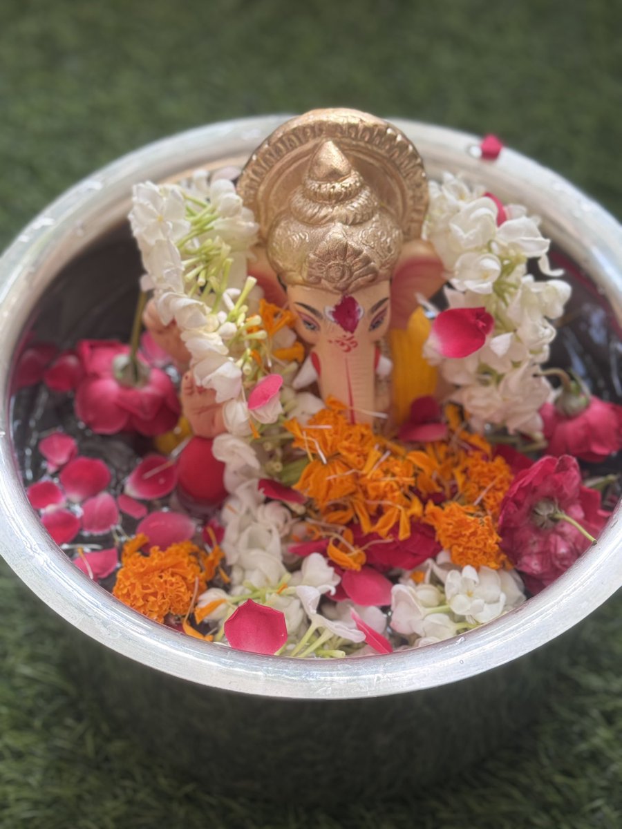 NEETAS11's tweet photo. मेरे बप्पा 🙏! अगले बरस जल्दी आना 🙏! https://t.co/HLSYBbzXWR