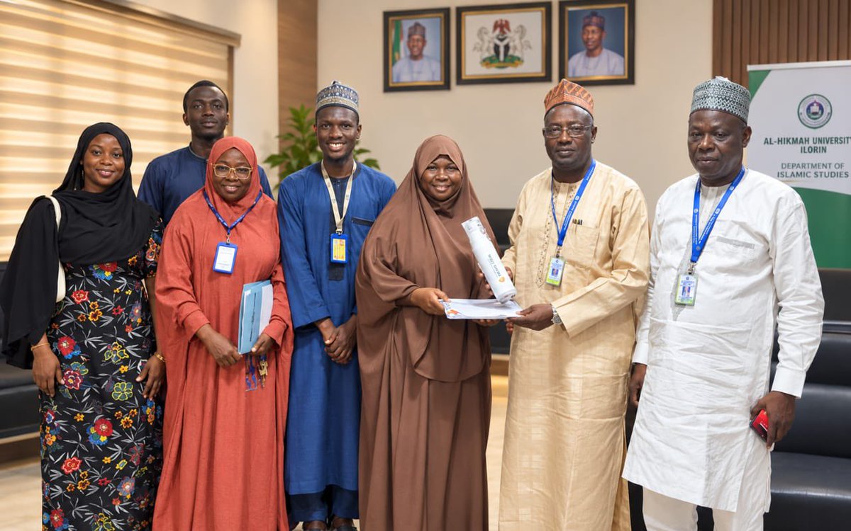 omoalhajaabiola's tweet photo. Al-Hikmah University VC and DVC with @skill_afrika_ bootcamp kwara 5.0 team https://t.co/8Jit8Qgbyn