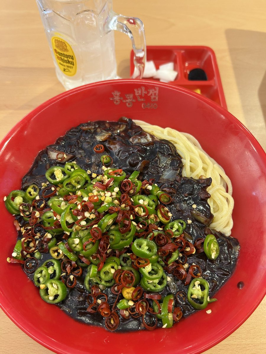 xxxUknow's tweet photo. 今日のお昼ごはん
香港飯店で唐辛子チャヂャンミョンとレモンサワー(°▽°) https://t.co/kDSCcrMMjW