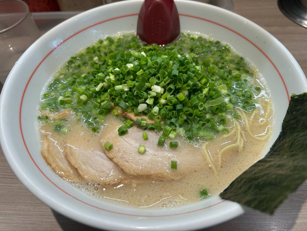 Tons_video's tweet photo. 長浜ラーメン https://t.co/lDhVDub33O