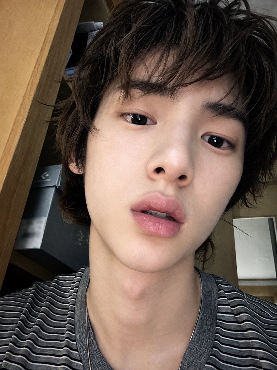 jjuwche's tweet photo. #juhoon thick lips supremacy https://t.co/MYlKe6UPea
