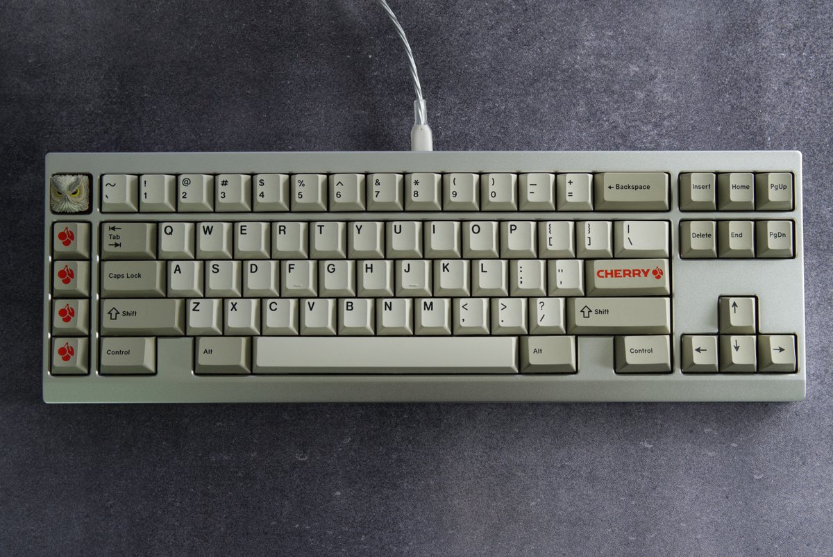 ll9_sv3's tweet photo. 🍒🍒🍒🍒
Keyboard:kangaechu(commission FRL)
Switch:HMX APEROL
Keycap:GMK hineybeige
#KEEB_PD #KEEB_PD_R321 https://t.co/noUm3qzCTx