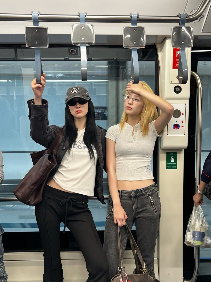 janhaeppy's tweet photo. just love how they match each other’s vibes so effortlessly no matter the function 😔🫶

#janjingjing https://t.co/U2frt0fCzW
