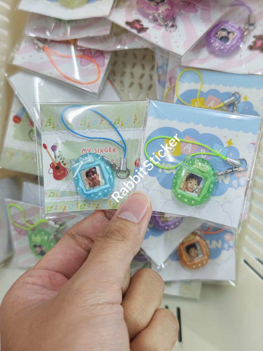 RBSticker's tweet photo. ✨Set ทามาก็อตจิ๋ว (พร้อมแพ็กเกจ)

💸 ราคา 15.- (ขั้นต่ำ 10 ชิ้น)

💌 สี : ฟ้า ม่วง ชมพู เขียว ส้ม เหลือง

📌 สนใจสั่งซื้อ Line : @rabbitsticker 

#ของแจกหน้าคอน #รับทำgiveaway #LINGORMCONCERT #nunew #JanJingJingFancon  #THE_REDLINE_BANGKOK https://t.co/KPyUOBBPPc