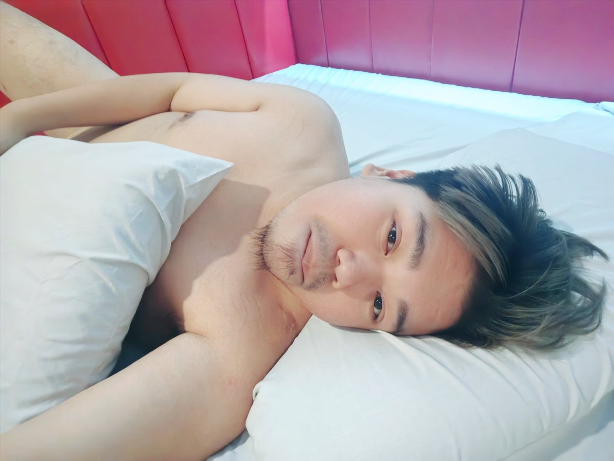 CHantotero's tweet photo. I can certainly cuddle you in any weather. 😊 紧紧抱住我🫶🤍🧡🤎 https://t.co/AlYyj8vpnP