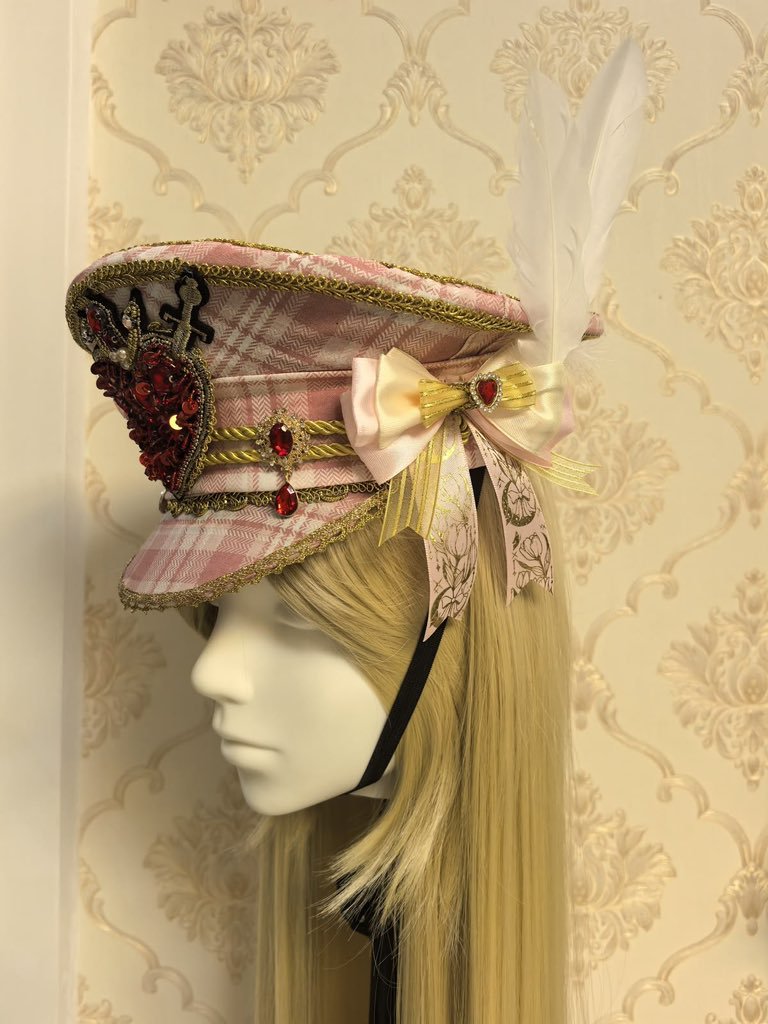 sophiaevaa_'s tweet photo. In love with these elegant, vintage-inspired hats https://t.co/2I51S77GLC