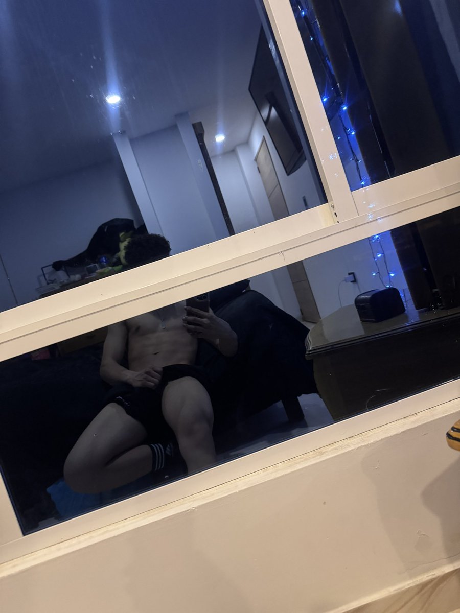 ss_chXX's tweet photo. Quien despierto ? 💦🍆#hot https://t.co/BTRxIfuqnq