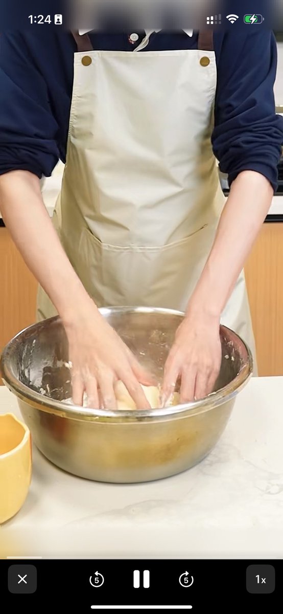 guixiaodeshenme's tweet photo. 这个马嘉祺是做饭还是完全性暗示。 https://t.co/3W4Z1PDGEJ
