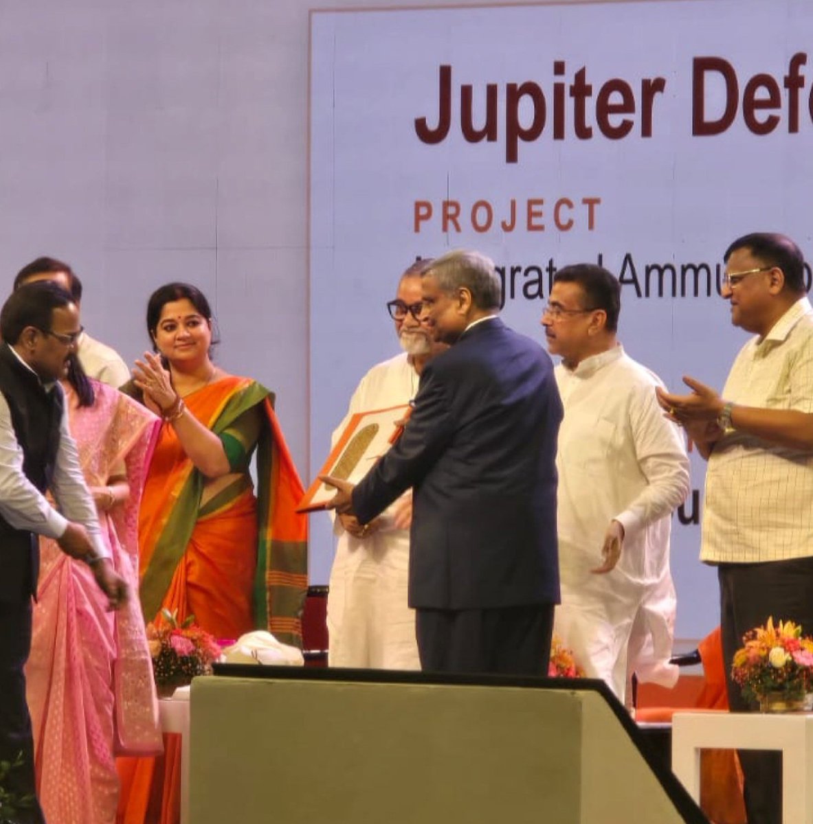 IpoUnlisted's tweet photo. 🚨 DEFENCE SECTOR UPDATE 🇮🇳
West Bengal Government has allotted 256 acres of land to Kolkata-based Jupiter Defence for setting up an ammunition manufacturing & filling complex in Purulia.
📍 Location: Purulia, West Bengal
🏭 Project: Ammunition Manufacturing & Filling Complex
📐 Land: 256 Acres
A notable development for India’s defence manufacturing ecosystem. 🇮🇳