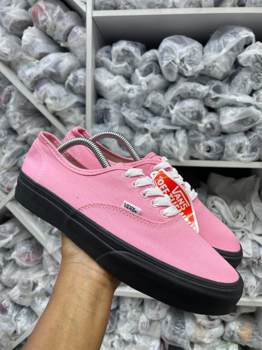 vetrakicks's tweet photo. Vans Sneakers  available 
Size 36 37 38 39 40 41 42 43 44 45 
Price 1800

Contact  0715 222 362 

📍Information House shop A3 next to bluemarks booking office along mfangano street Nairobi CBD

#vans #shoes #footwear #vetrakicks #Sneakers #sneakerhead #shoeplug https://t.co/OjBPIad2KU