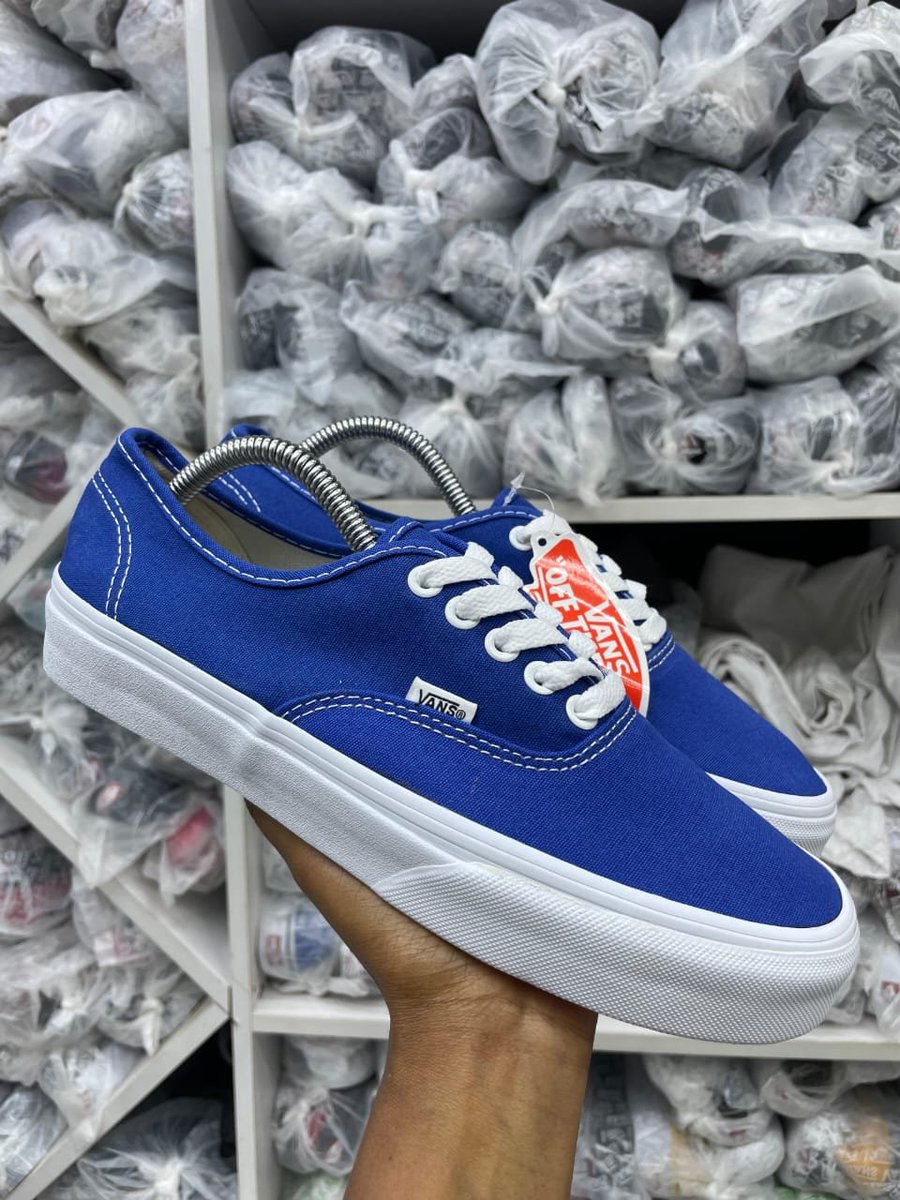 vetrakicks's tweet photo. Vans Sneakers  available 
Size 36 37 38 39 40 41 42 43 44 45 
Price 1800

Contact  0715 222 362 

📍Information House shop A3 next to bluemarks booking office along mfangano street Nairobi CBD

#vans #shoes #footwear #vetrakicks #Sneakers #sneakerhead #shoeplug https://t.co/hrVYM9pyVB