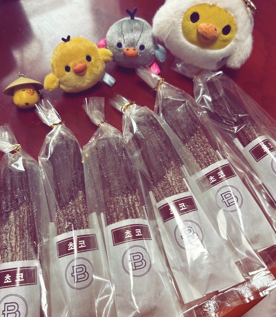 kirS2y's tweet photo. 다들 즐추보내세여💛🐽💛🐽 https://t.co/11fP9CE99r