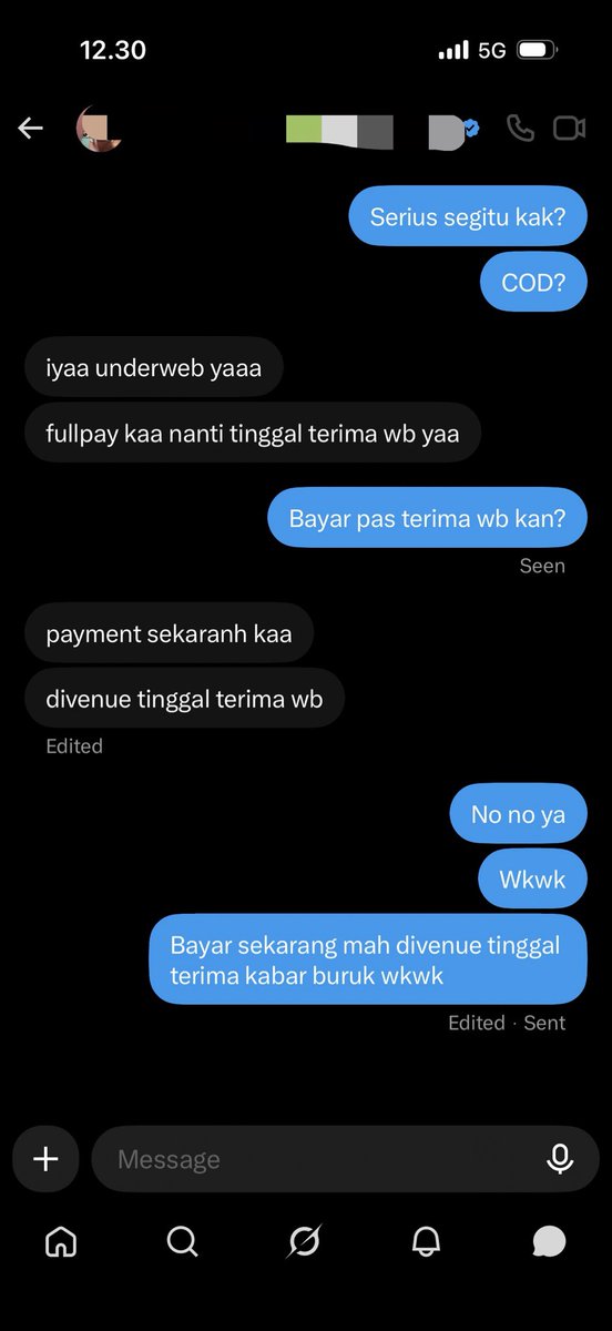 chiimood's tweet photo. Siapapun yg mau beli tiket diluar web, hindari transfer duluan ya even cuma DP. Jangan terburu-buru. Tenangkan dirimu. Kalo trusted ga akan nolak diajak COD. Ada uang ada barang. Jangan kasih makan penipu liar nakal brutal itu. #theweeknd #theweekndjakarta #wts https://t.co/AFKx3HoD7b