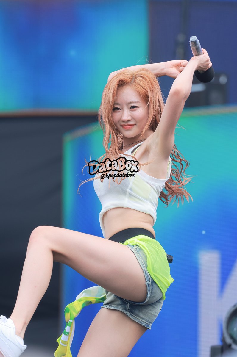 kpopdatabox's tweet photo. 240706 JULIE at Waterbomb Seoul

#KISSOFLIFE #키스오브라이프 #JULIE #쥴리 #ジュリー #WATERBOMB   #WaterbombSeoul #Waterbomb2024 #Kpop #4K https://t.co/aS9QQcJa7y