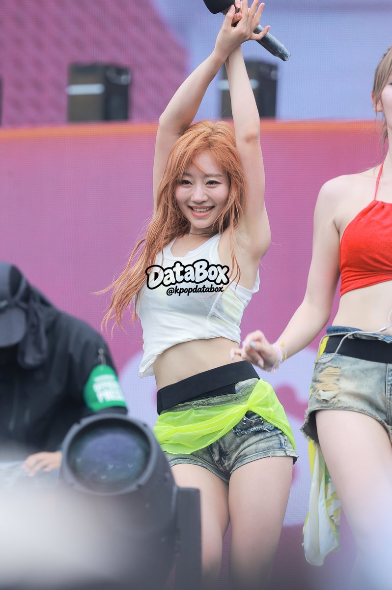 kpopdatabox's tweet photo. 240706 JULIE at Waterbomb Seoul

#KISSOFLIFE #키스오브라이프 #JULIE #쥴리 #ジュリー #WATERBOMB   #WaterbombSeoul #Waterbomb2024 #Kpop #4K https://t.co/aS9QQcJa7y