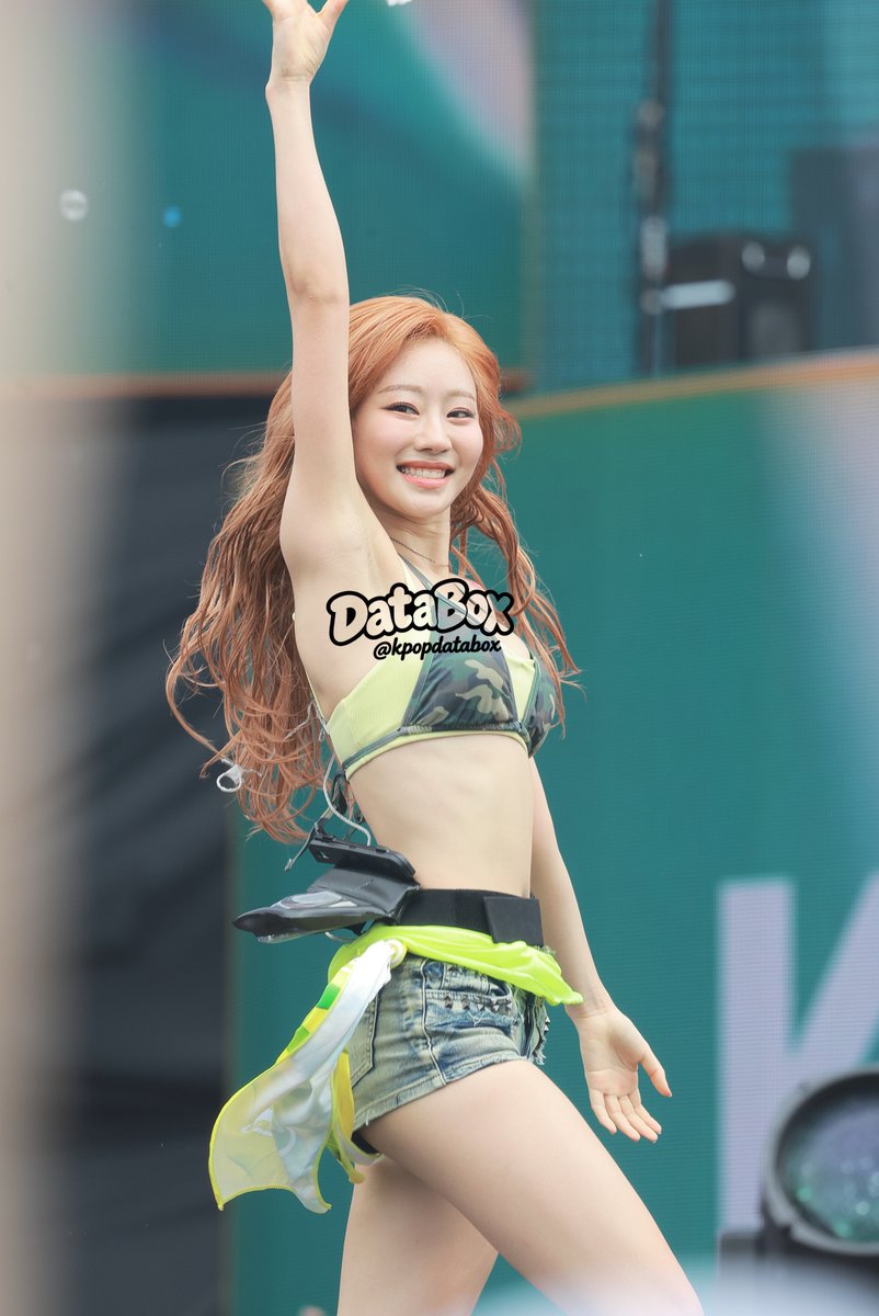 kpopdatabox's tweet photo. 240706 JULIE at Waterbomb Seoul

#KISSOFLIFE #키스오브라이프 #JULIE #쥴리 #ジュリー #WATERBOMB   #WaterbombSeoul #Waterbomb2024 #Kpop #4K https://t.co/aS9QQcJa7y