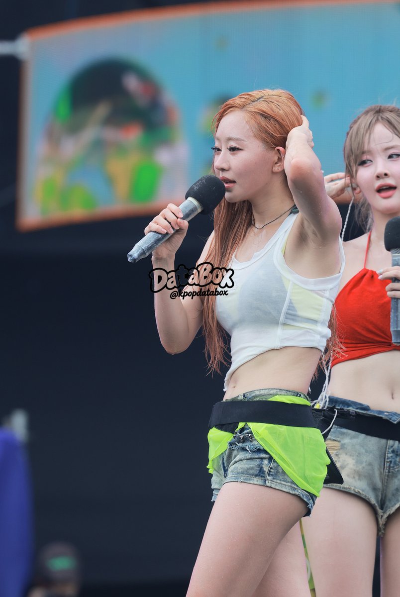 kpopdatabox's tweet photo. 240706 JULIE at Waterbomb Seoul

#KISSOFLIFE #키스오브라이프 #JULIE #쥴리 #ジュリー #WATERBOMB   #WaterbombSeoul #Waterbomb2024 #Kpop #4K https://t.co/aS9QQcJa7y