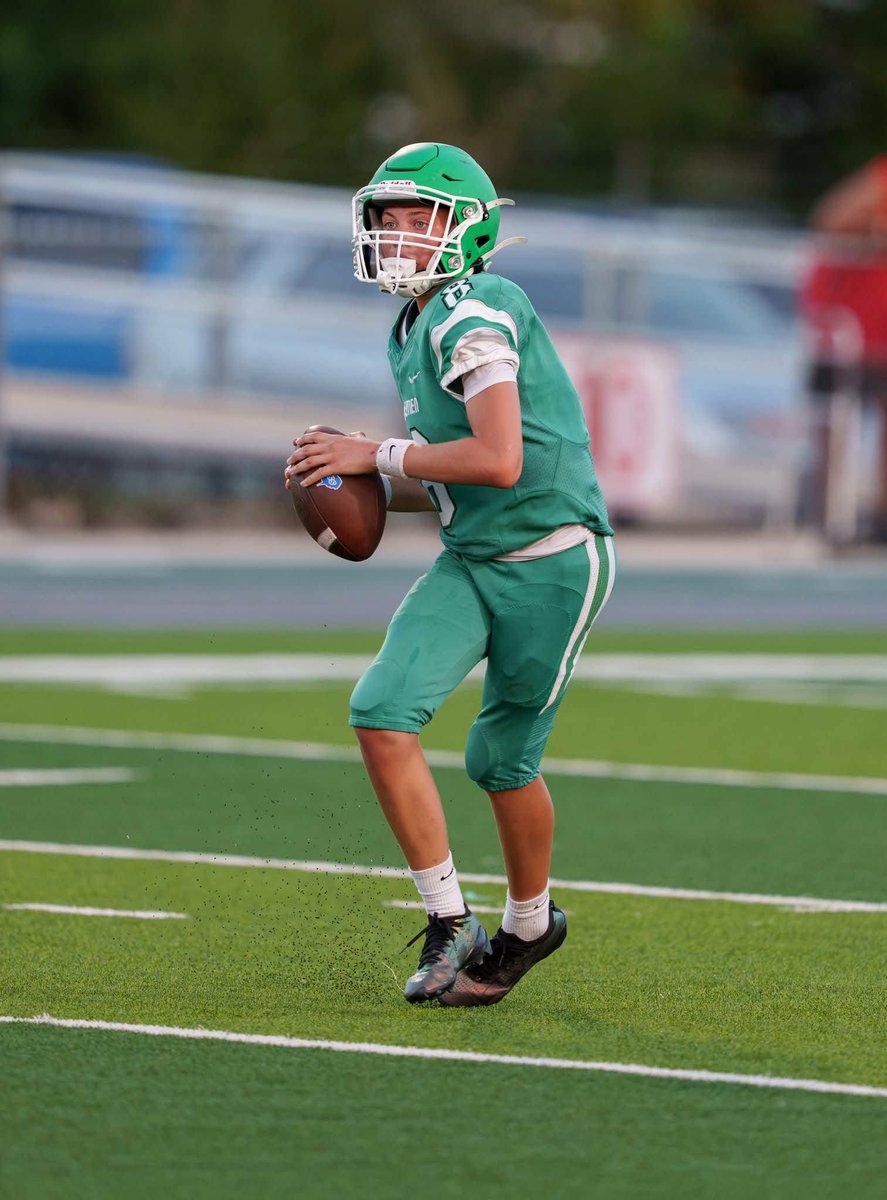 quarterbackmag's tweet photo. Class of 2031 QB Azariah Thomas (@Azzi_Thomas) is starting his high school career early, as an eighth grader at Musselman High School. Already on several watchlists as one of the top QBs in his class, he's working to become a true dual-threat quarterback and a better leader, with his sights set on playing college football.

https://t.co/kvddig1mC4